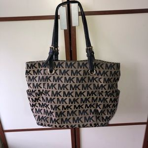 Michael kors tote